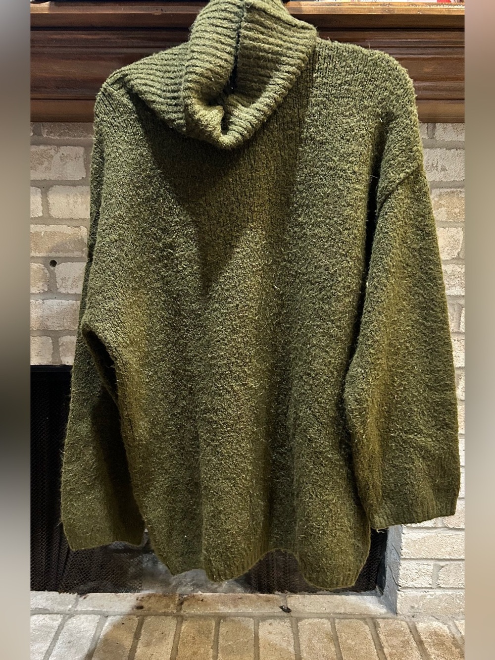 Cozy Olive Green Turtleneck Sweater for Women EUC